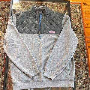 Vineyard Vines Gray and Black Quilted Zip Up Long Sleeve quarter zip Sweatshirt
